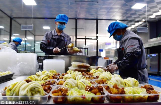 记者观察餐饮业的报道范文