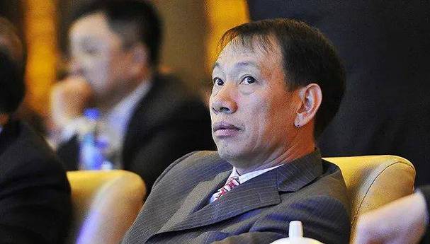 云南白药公告:董事陈发树等人辞职1天前