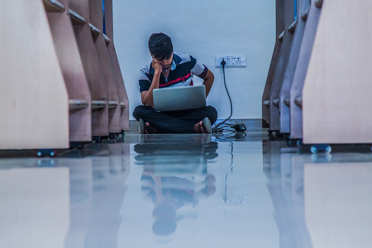 十四岁少年载同学炫技撞车事件，责任与成长的反思