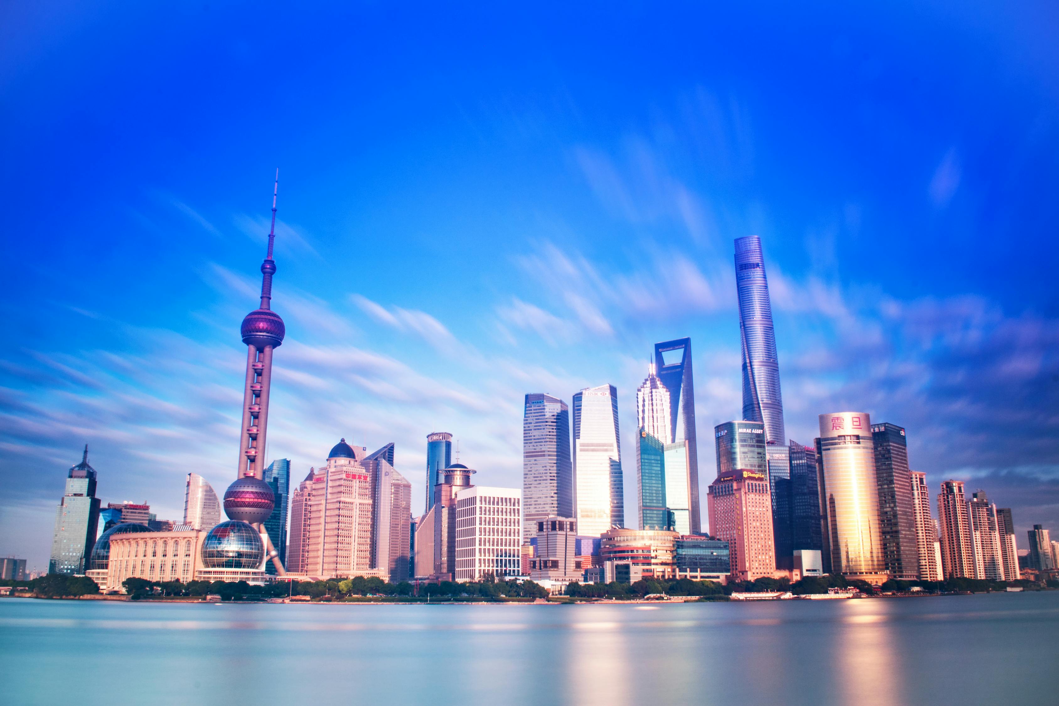 上海虹桥机场廊桥内突发火灾事件纪实与深度分析
