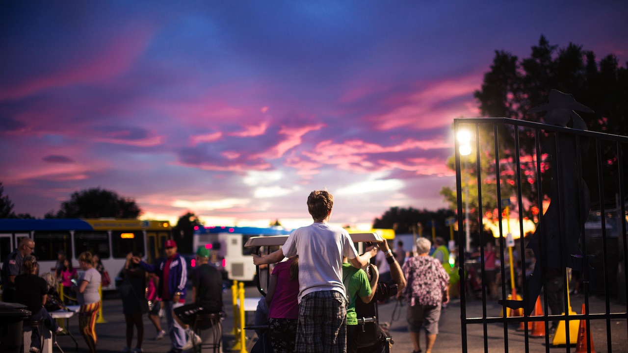 不孕不育的诊断是一个系统性、男女双方共同参与的医学评估过程，需在规律性生活（未避孕）12个月仍未妊娠时启动（女方年龄≥35岁者建议6个月即就诊）以下是规范、循证的诊断流程和关键要点
