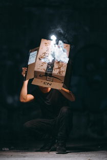 男主发疯后，情节转折与角色深度解析