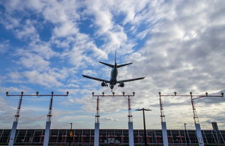 神20返回舱玻璃裂纹揭秘，三角形背后的航天科技故事