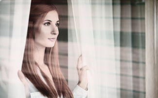 戏精小叔子与新生儿的温馨瞬间，嫂嫂刚生完孩子的故事