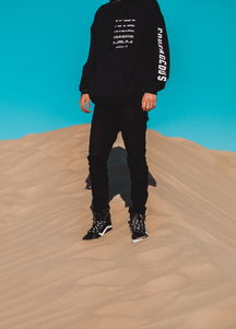 吴京点赞刘耀文的少年将军，英勇与智慧的完美结合