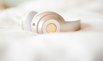 Beats(通常指 Beats by Dre)在音频设备市场中属于中高端大众消费品牌,定位介于入门级和专业级之间,具体可从以下几个维度理解其档次 Beats(通常指 Beats by Dre)在音频设备市场中属于中高端大众消费品牌,定位介于入门级和专业级之间,具体可从以下几个维度理解其档次