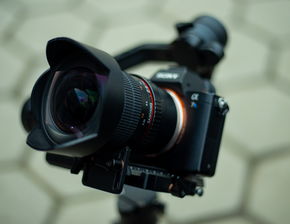 以下是关于 Sony DSLR-A900 的关键信息